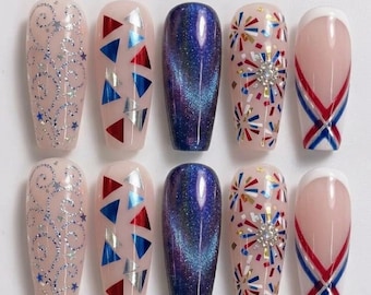 Uñas postizas del 4 de julio / Uñas postizas patrióticas con fuegos artificiales / Uñas postizas rojas, blancas y azules / Uñas personalizadas estilo ataúd / Uñas con efecto ojo de gato y galaxia