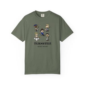 Turnstile Never Enough Cartoon Peanuts Band Grafik T-Shirt, Musik Liebhaber Geschenk, Unisex T-Shirt, Rock Konzert Shirt, lässige niedliche Komfort Farben Bild 3