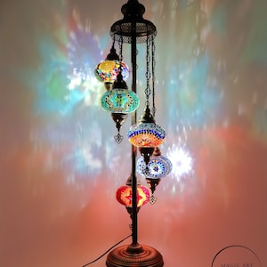 Marokkanische 5 Globen Stehlampe, Glasmalerei-Mosaik-Nachttischlampe, türkische bunte Mosaik-Stehlampe, marokkanische Lampe