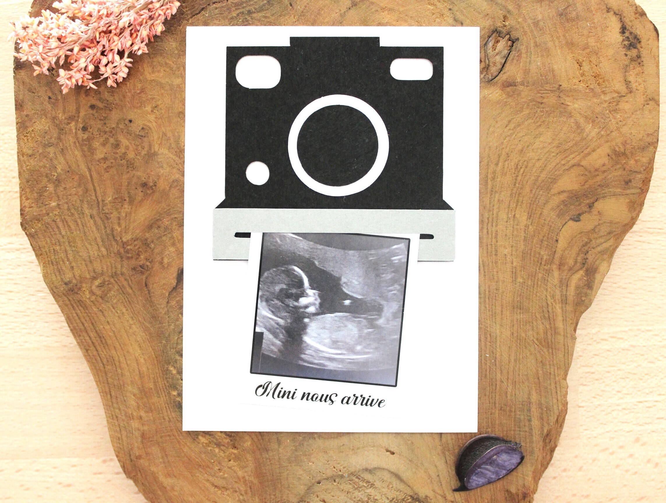 Carte polaroid en bois annonce grossesse bébé personnalisée