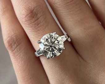 5 Carat Round E VVS2 Lab Grown Diamond Three Stone Ring / 18k White Gold Classic 3 Stone Diamond Engagement Ring / Tapered Baguette Diamonds
