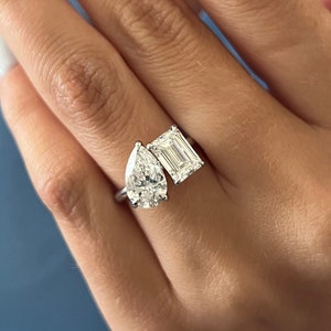 4 Carat Toi et Moi Emerald Cut and Pear Lab Grown Diamond Ring / Two Stone Diamond Ring / Emerald and Pear Diamond Ring / 14k White Gold