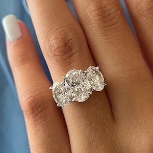 5 karaat ovale lab-gegroeide diamanten trilogiering / ovale verlovingsring met drie stenen / 14k gouden tweekleurige triade diamanten ring / E VVS2 IGI-gecertificeerd