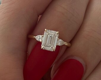 1.5 Carat Emerald Cut E VVS2 Lab Grown Diamond Three Stone Ring / 14k Yellow Gold Emerald and Pear Side Diamonds 3 Stone Ring