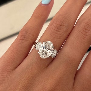 4.2 TCW Oval Lab Grown Diamond Three Stone Ring / 3.5CT Oval CVD Diamond VS1-F  / Triad Engagement Ring / Trilogy Oval Ring / 3 Stone Ring