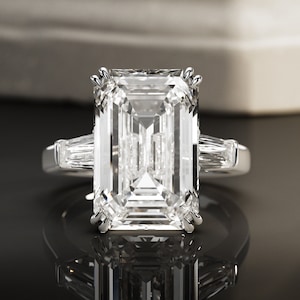 10 Carat Emerald Cut Lab Grown Diamond Three Stone Ring / VVS2 F CVD Diamond / Cathedral Tapered Baguette 3 Stone Ring / Trilogy Triad Ring