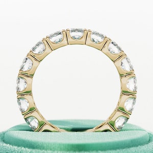 5 Carat Cushion Lab Grown Diamond Eternity Band / Cushion Eternity Ring / 14K 18K Yellow Gold / Split Prongs Unique Full Eternity Band