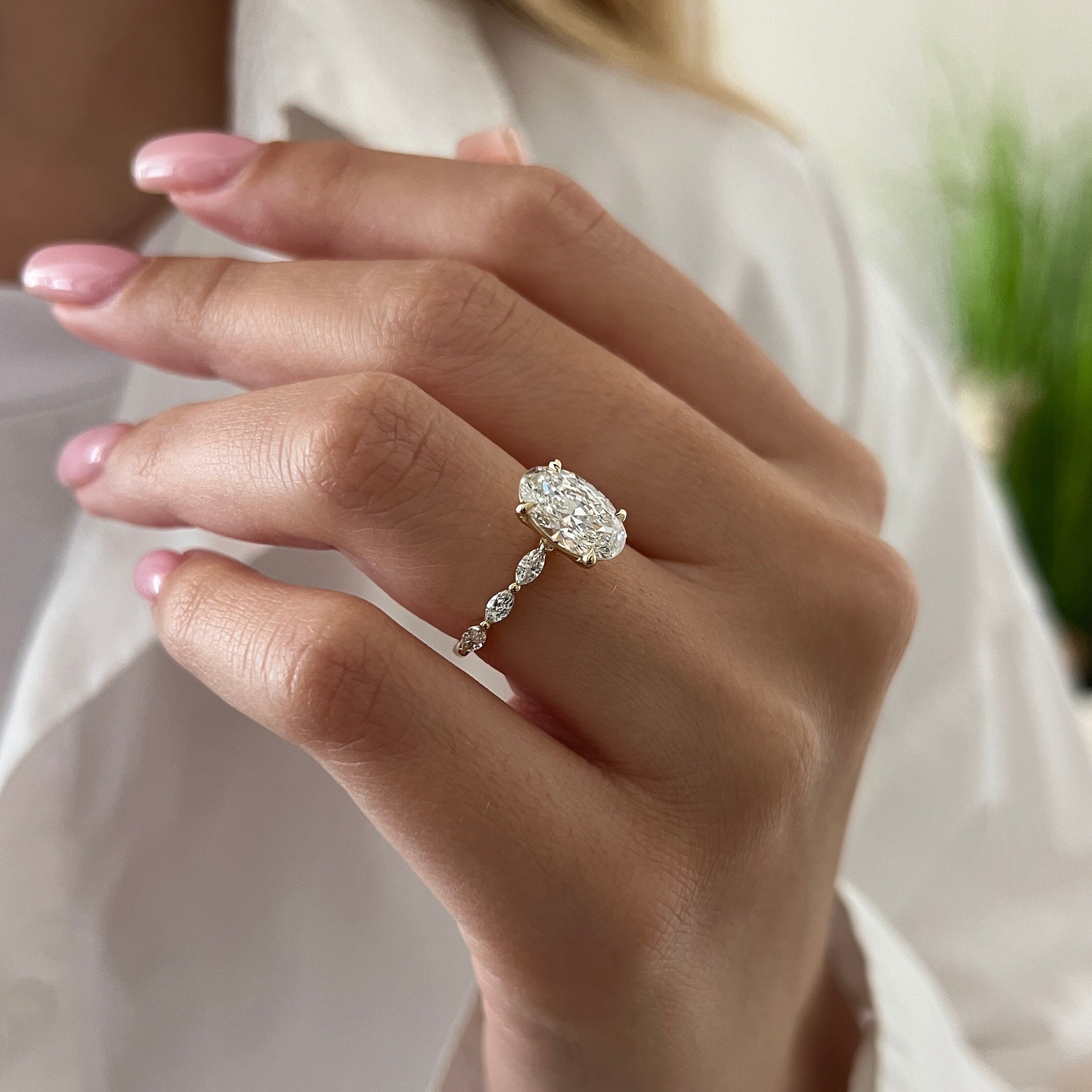 Bague De Fiançailles En Or Jaune 18K Avec Diamant Marquise 2.2 Carats - IGI !