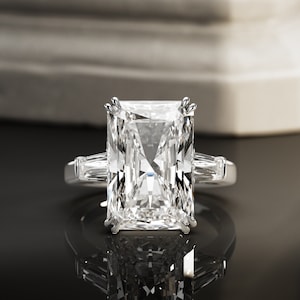 10 Carat Radiant Cut VS1 F Lab Grown Diamond Three Stone Ring / Trilogy Elongated Diamond 3 Stone Ring / Luxury Trilogy Ring White Gold