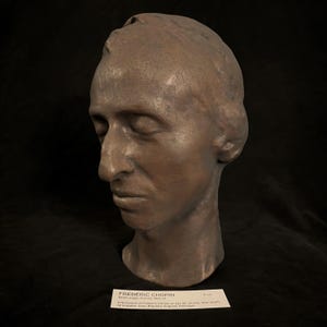 Museum-grade Frédéric Chopin death mask - with museum tag