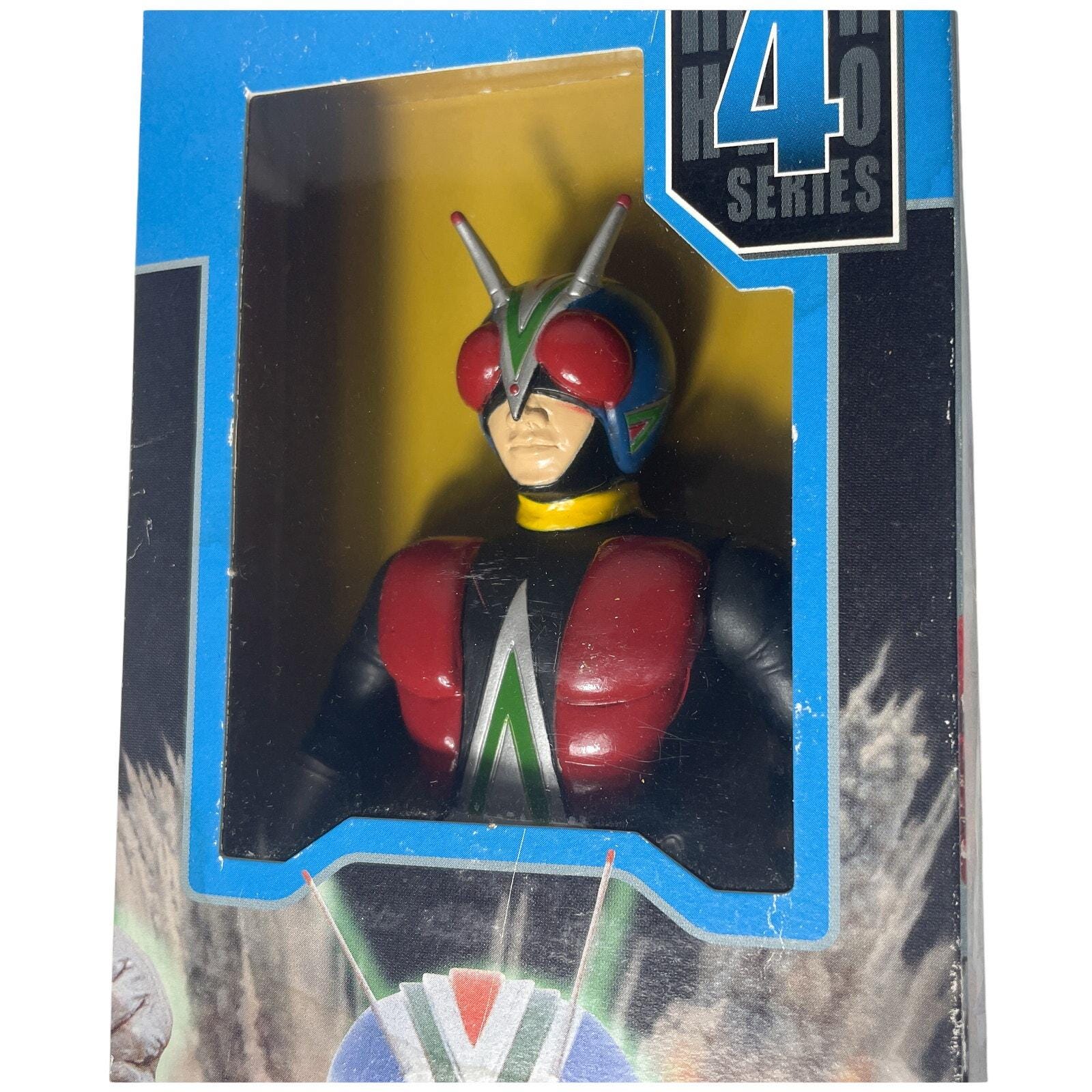 Drectamente de la película Kamen Rder 1 nos llega, de la mano de