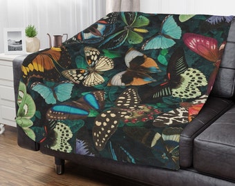 Unique Butterfly Moth Cottagecore Green Blue Luna Moth Blanket Pretty Decor Green Witch Pretty Throw Blanket Gifts for Grandma Mom Daughter