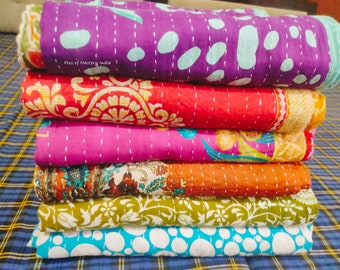 Handgemachte Kantha Quilt aus Baumwolle: Vintage indischer Überwurf, Doppelgröße
