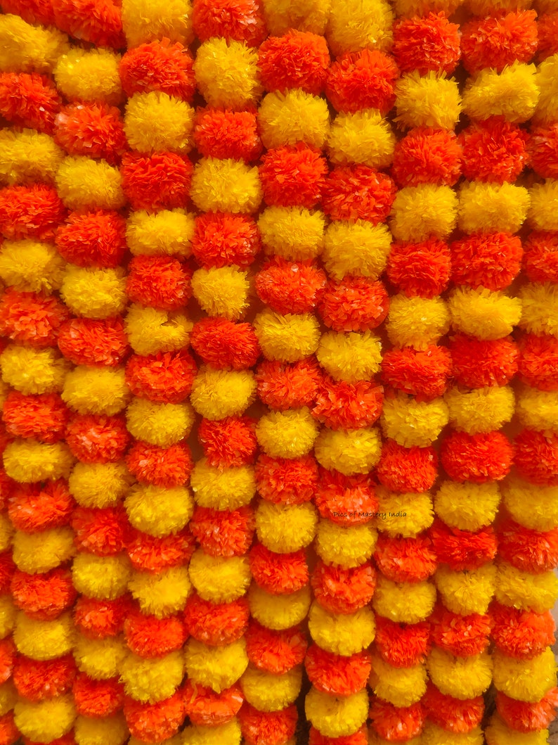VENDITA SU Fiore di calendula indiano Decorativo artificiale Deewali Corde di ghirlanda di fiori di calendula per la decorazione della festa nuziale di Natale Yellow With Orange