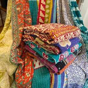 Große Menge Indischer Vintage Kantha Quilt Handgemachter Wurf Wendedecke Bettdecke Baumwollgewebe Boho Quilt Bild 2