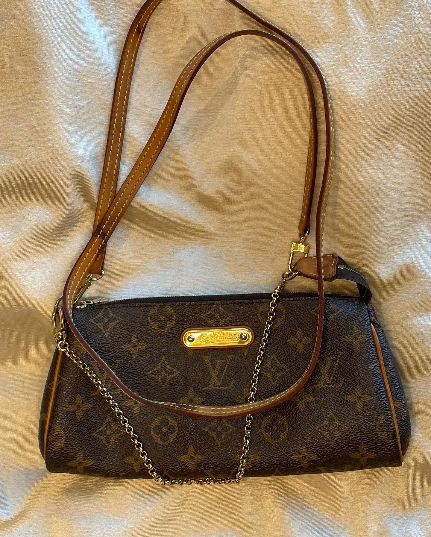 Louis Vuitton Monogram Eva Pochette Bag – Entourage Vintage