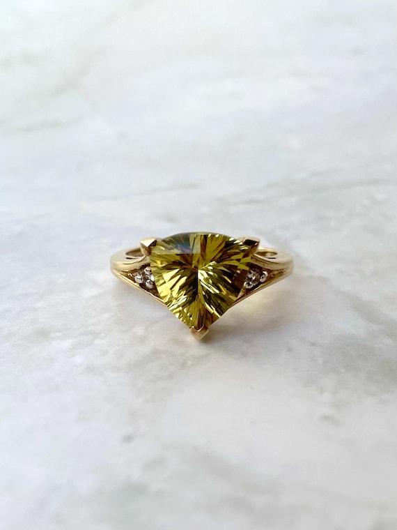 9k Gold Citrine Ring: Trilliant Cut Gemstone, UK Hallmarks