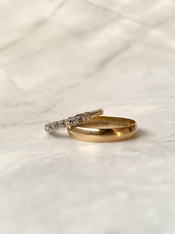 Solid 18ct yellow gold wedding ring, stackable pl… - image 2