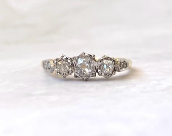 Echter antiker Trilogie-Ring aus 18-karätigem Gold und Platin mit Diamanten im Altschliff