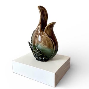 1952 Vintage Hull Pottery Ebb Tide Vase, Organic Seed Pod Design- USA Made, (USA - Tariff FREE)