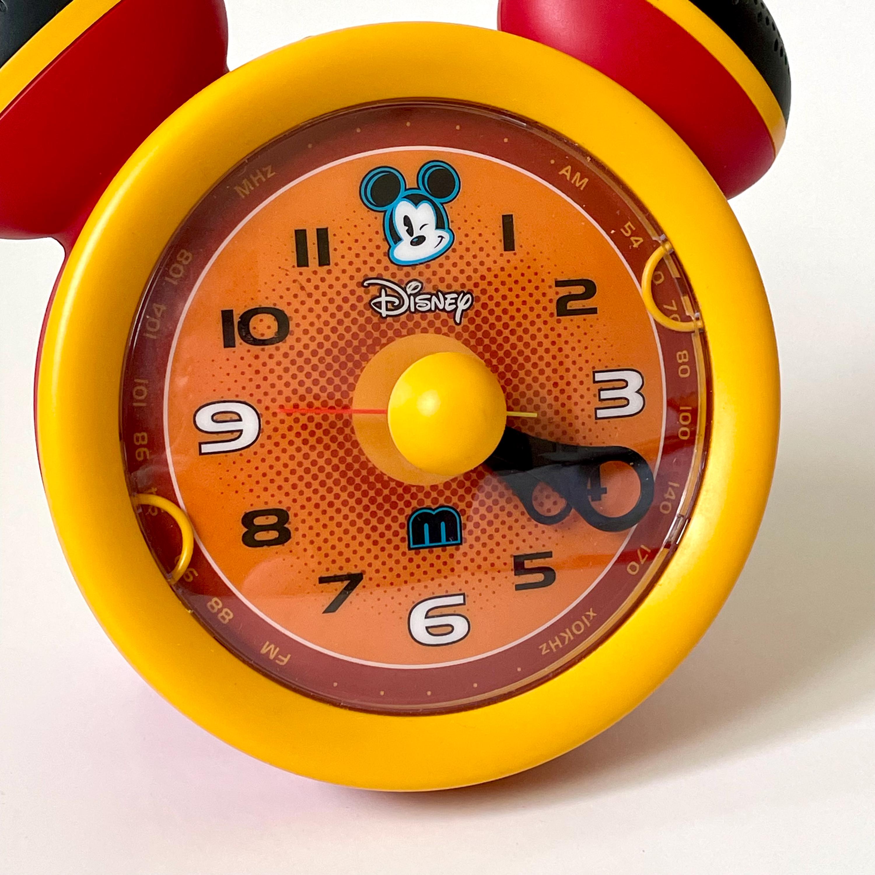 Vintage Mickey Mouse AM/FM Radio Clock With Alarm & Light 