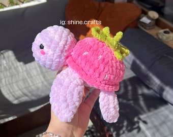 Tartaruga a tema Kawaii - Mirtillo e fragola / Peluche Amigurumi all'uncinetto ripieno