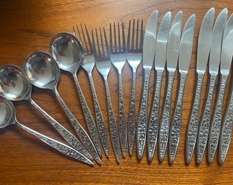 Mid century, brutalist mosaic pattern stainless steel cutlery/flatware from Viners Foreign, Hong Kong. Setting for 4, 16 pieces.
