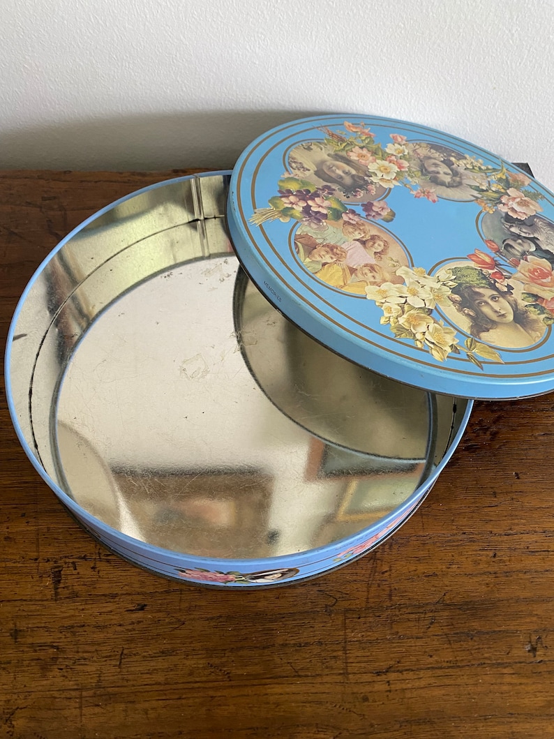 Vintage round biscuit tin with printed decoupage-style Victorian portraits. Huntley Boorne & Stevens tin Memories made in England image 4