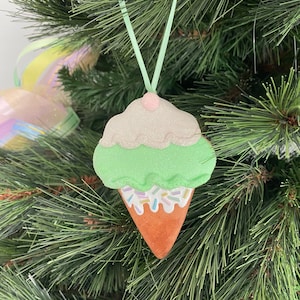 Ice cream, ice cream ornament, wreath attachment, candy land, candy land ornament, fake food, fake bakes, fake ice cream