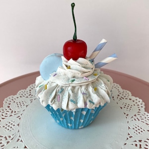 Fake cup cake, faux cup cake, faux food, pretend cupcake, fake bakes, artificial cup cake, fake dessert, photo prop, food prop, tray decor