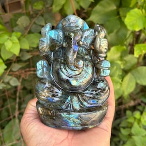 Labradorite Ganesha Statue: Carved Hindu Prayer Decor, 13cm