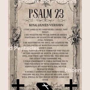 Op de afbeelding: Een vintage-stijl print met Psalm 23 uit de King James Version. Het ontwerp bevat decoratieve randen, kruisen en een open boek met een kruis. De tekst is in een klassiek schreeflettertype, met "Phoenix and Pentacles" bovenaan.