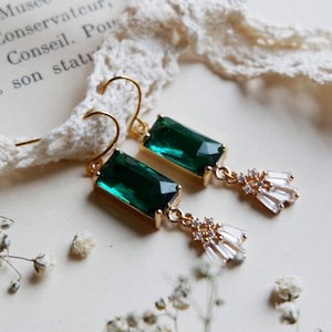 Emerald Vintage Art Deco Earrings, Green Crystal Pendant Vintage Jewelry, May Birthstone Gift,  Emerald Crystal Vintage Earrings