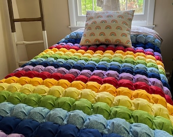 Pastel Rainbow Puff Quilt - Twin Comforter