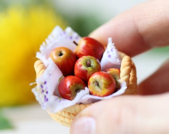 Apples Fruits 1/12 Miniature Food For Dolls, Dollhouse 8 Pcs in the Basket