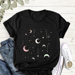 Chemise céleste, t-shirt graphique lune, t-shirts lune, astronomie des phases de la lune, t-shirt cadeau lune pour femme, cadeau de Noël pour elle, vêtement teint en pièce
