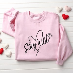 Valentine Sweatshirt, Cute Valentines Love, Valentine Crewneck, Womens Valentine, Retro Valentine Day, Valentine Girlfriend, Valentine Gift