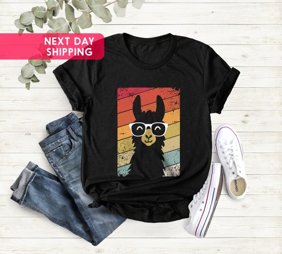 Llama Shirt. Retro Style Alpaca T-Shirt Llama Shirt. Retro Style Alpaca T-Shirt