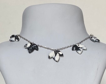 Black and white flower necklace