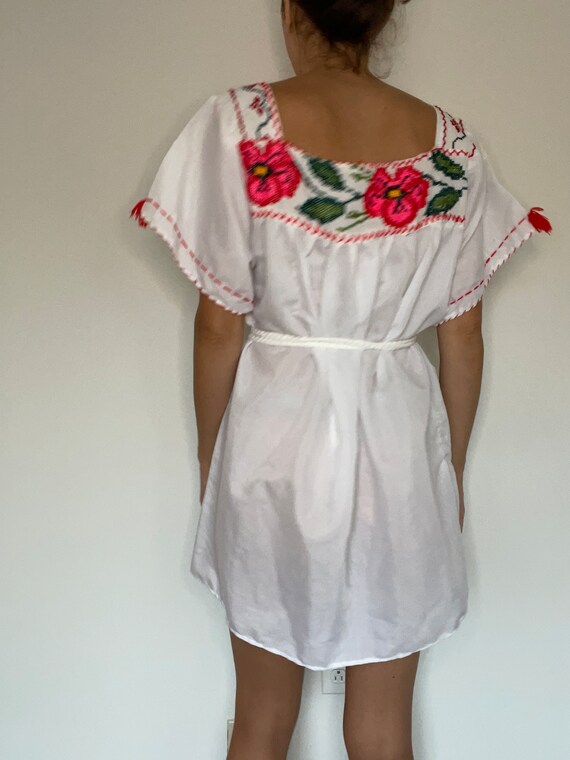 Vintage embroidered mexican peasant dress / beach… - image 4