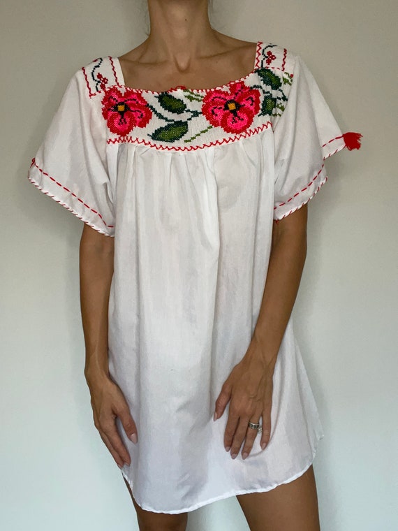 Vintage embroidered mexican peasant dress / beach… - image 2