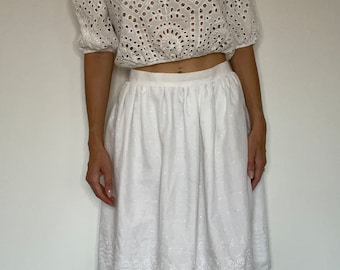 White embroidered vintage skirt