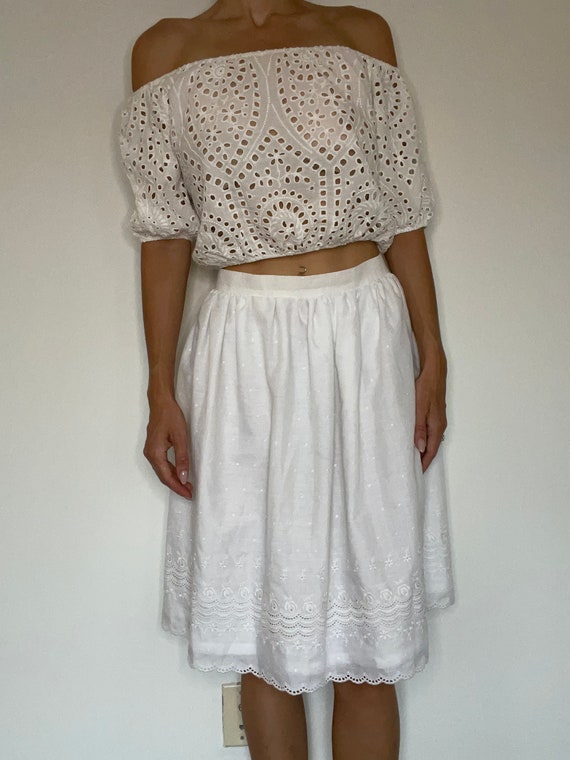 White embroidered vintage skirt