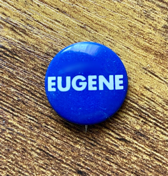 Eugene McCarthy political pin 1968 - image 1
