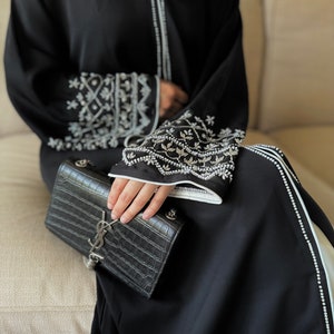 Hooded hot sale abaya uk
