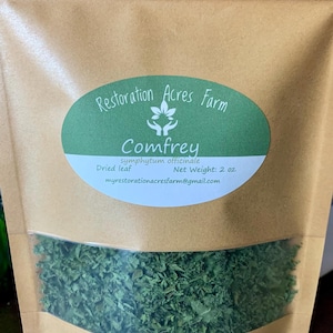 Organically grown dried comfrey leaf herb