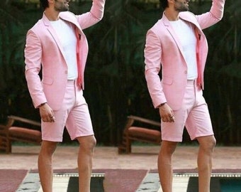 Terno rosa masculino com shorts: terno slim fit para casamento no verão