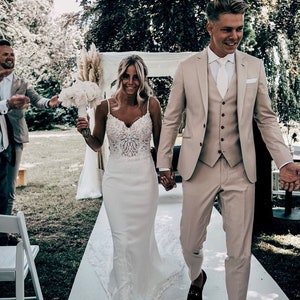 Beige 3-Piece Suit: Slim Fit Wedding Groom Wear
