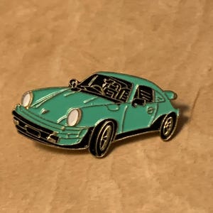 Rare 1972 Porsche 911 RS Carrera car lapel pin