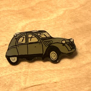 Iconic grey Mk1 Citroen 2CV car lapel pin